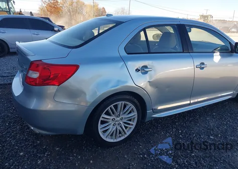 2012 Suzuki Kizashi Sport Sls z USA, uszkodzony, nr VIN JS2RF9A83C6100745